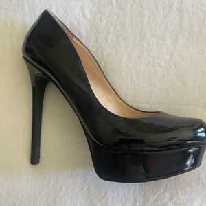 Elegant Jessica Simpson Black Patent Platform Heels